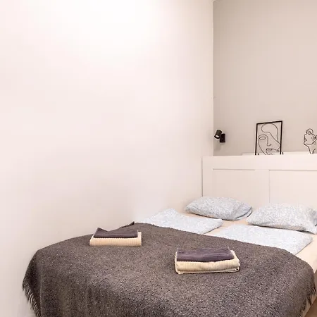 Cs14 Silver Apartment *