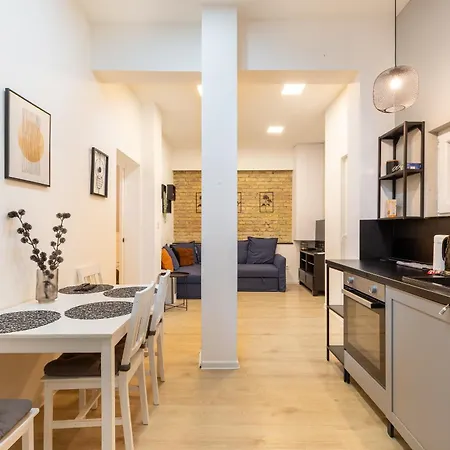 Cs14 Silver Apartment